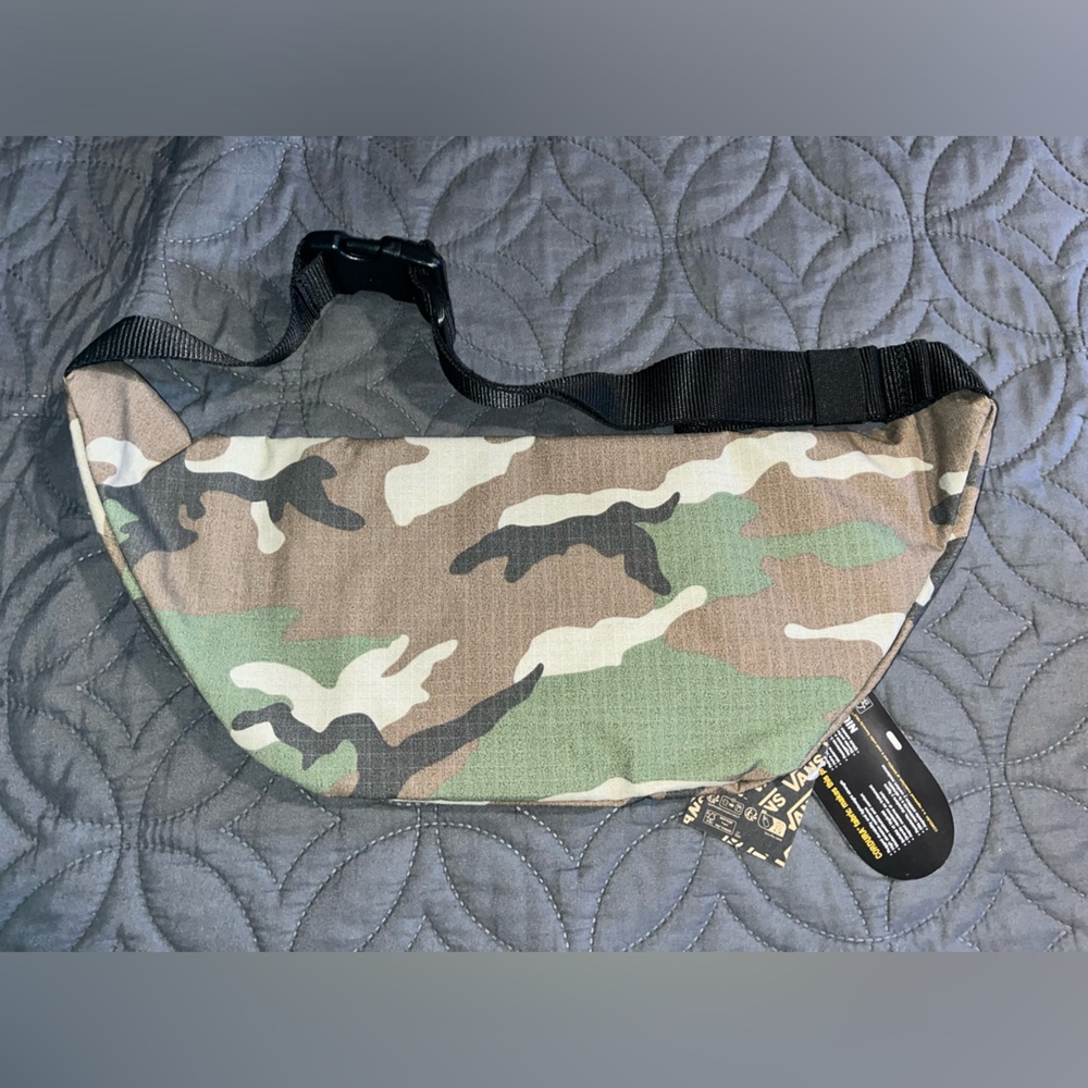 VANS WARD CROSSBODY BAG in CAMO - Picture 2 of 2